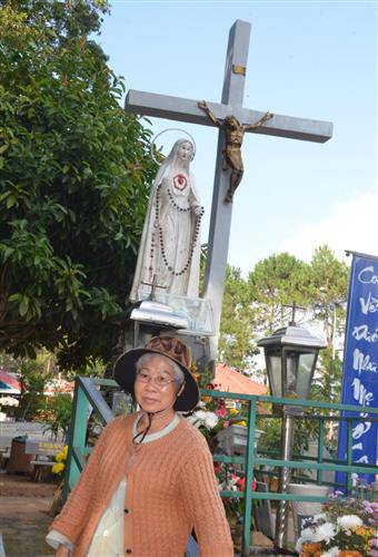 10 năm phục vụ dưới chân Mẹ Măng Ðen