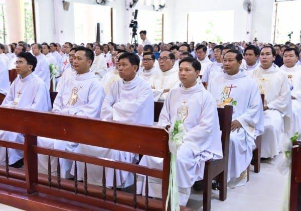 Giáo xứ Mân Côi Bình Thuận: Đón cha tân chánh xứ