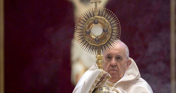 Đức Giáo Hoàng chủ sự lễ Mình Máu Thánh Chúa