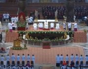 Đức Giáo Hoàng truyền chức linh mục cho 16 phó tế
