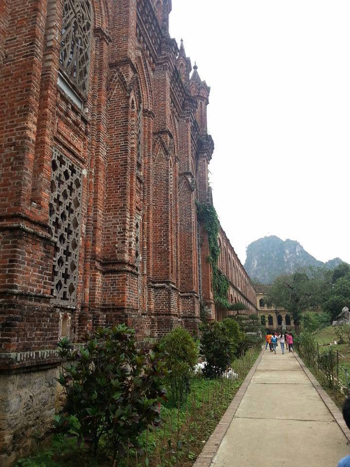 Toàn cảnh nhà thờ Châu Sơn Ninh Bình - Ảnh 4
